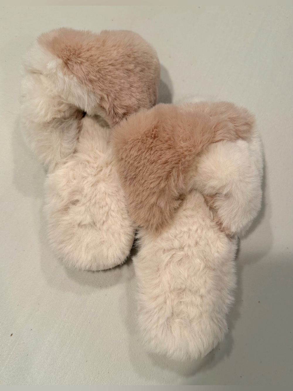 SHIRALEAH | ladies cross-band slippers. Size: L/XL 9-11. - Picture 4 of 12